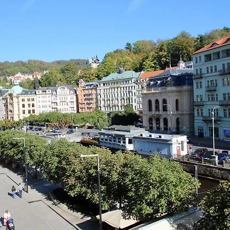 Apartman Sylva Na Stare Louce 42 Karlovy Vary Exterior photo